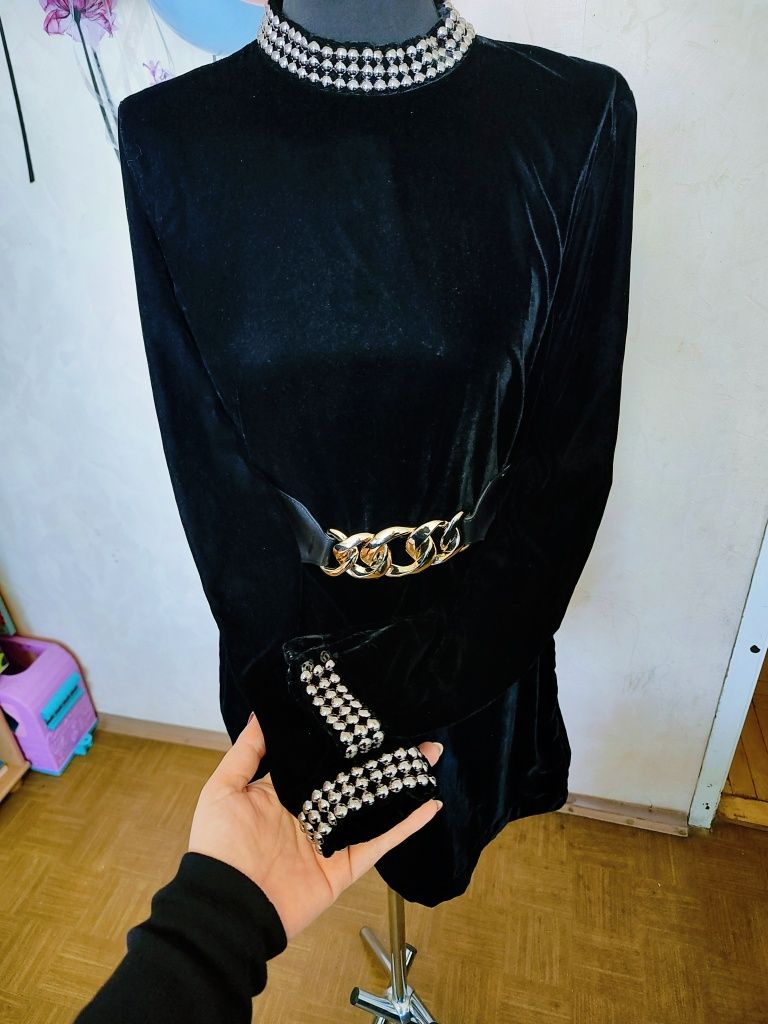 Czarna welurowa sukienka mini h&m 40