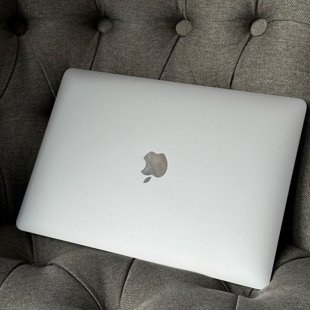 Macbook Air 2021 M1 8/256