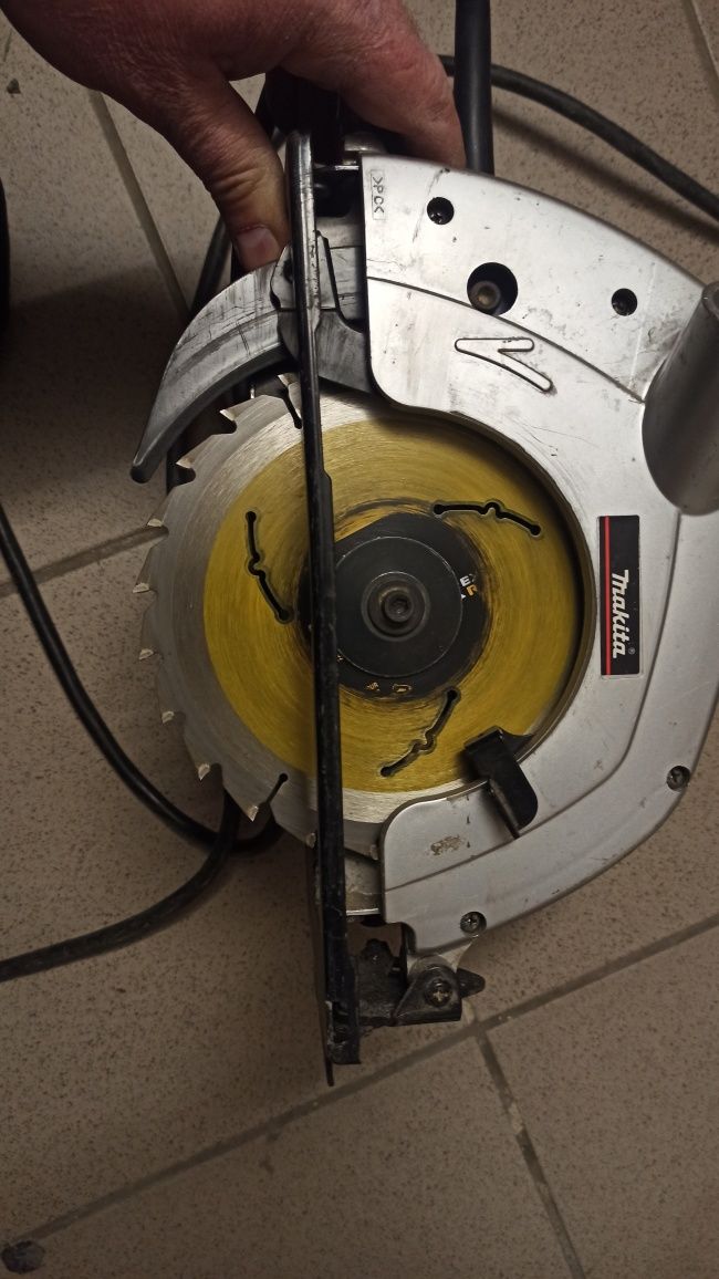 Pilarka Makita 5604R