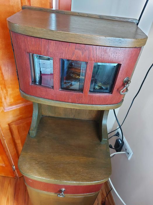 Stylowa witryna, szafka, kredens z drewna