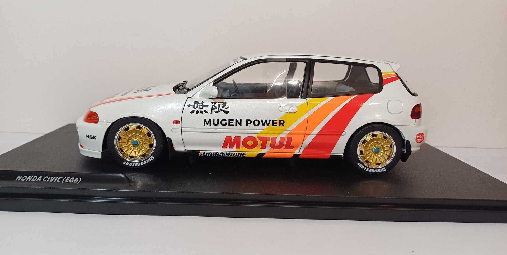 1/18 Honda Civic EG6 Motul - Solido