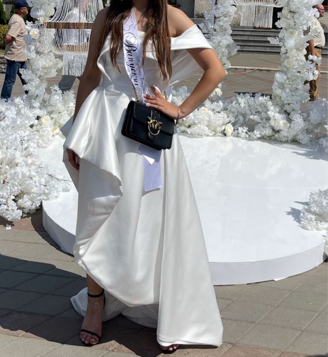 випускна, весільна сукня