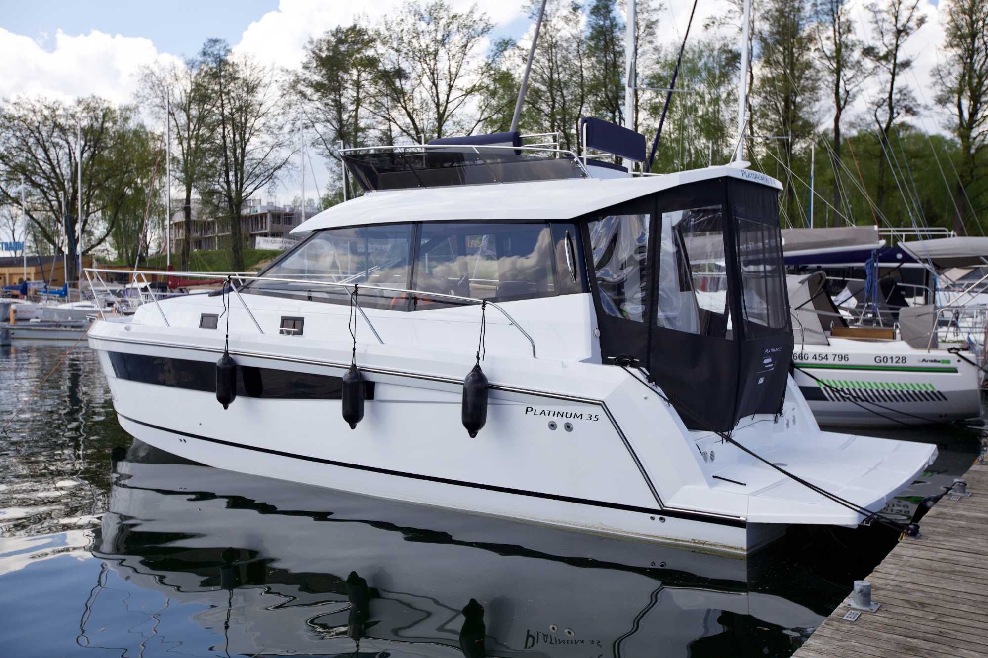 Jacht Platinum 35 Flybridge Active 2021 - 4 kabiny