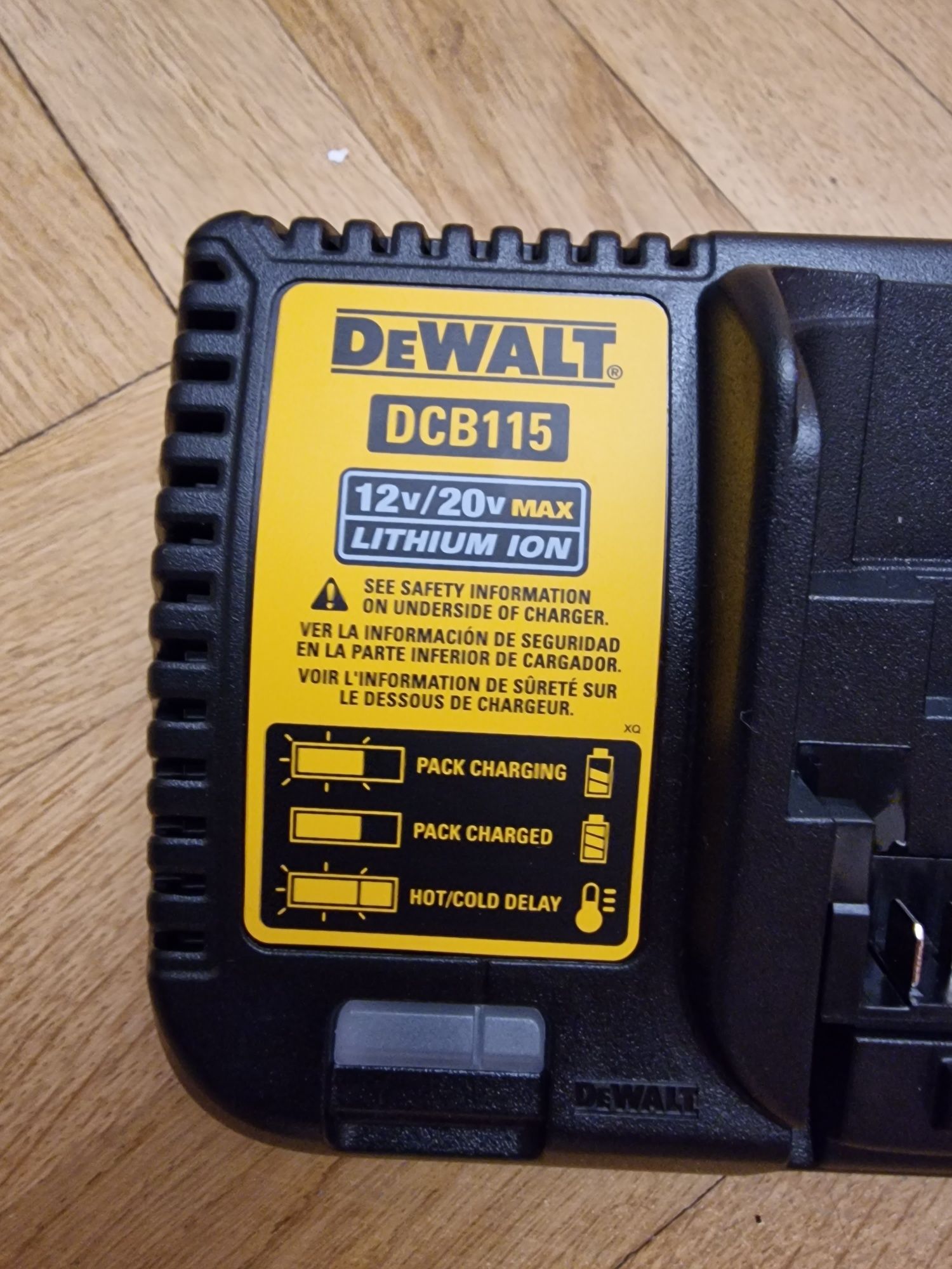 Ładowarka Dewalt DCB115 Amerykańska