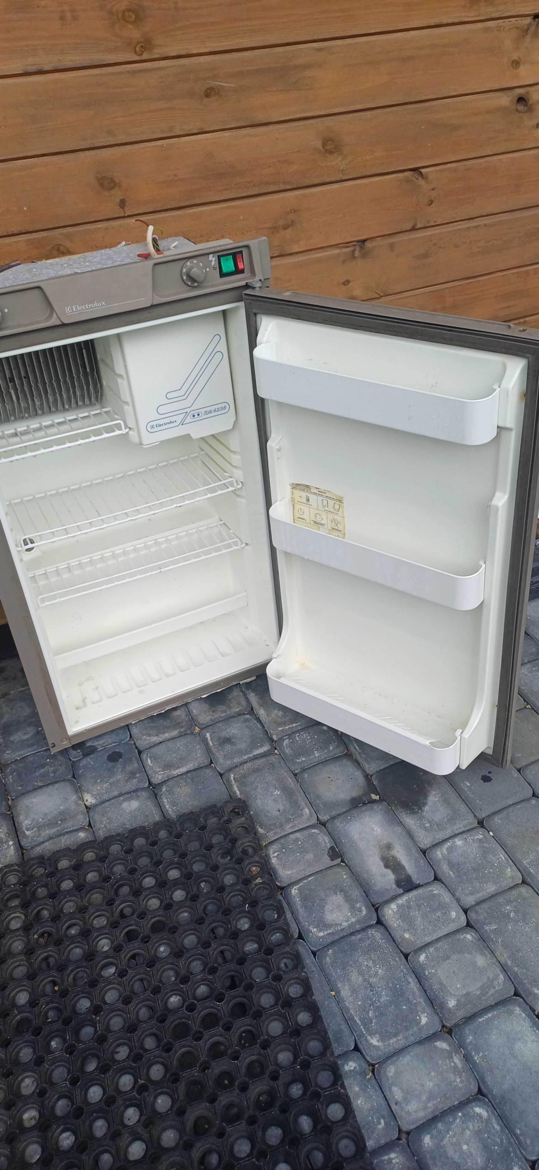 Lodówka Electrolux RM4236 gaz, 12V i 230V przyczepa kempingowa kamper