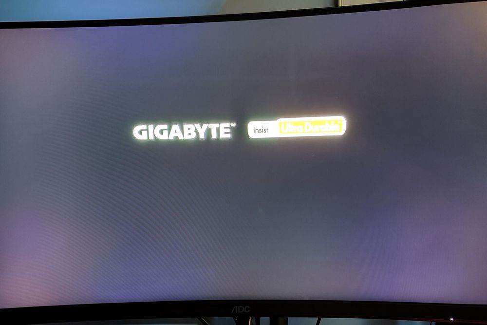 Komputer gamingowy Ryzen 5 5600 / rx 7600 OC 8gb + Monitor 240Hz