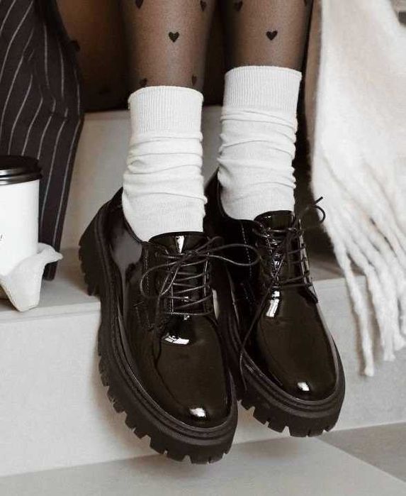 Броги на шнурівках