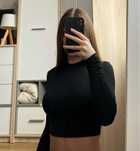 czarny top z dlugim rekawem