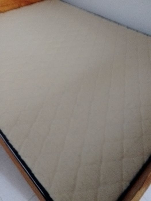 Colchão novo da marca Calidade   pura lã natural.Muito confortável .