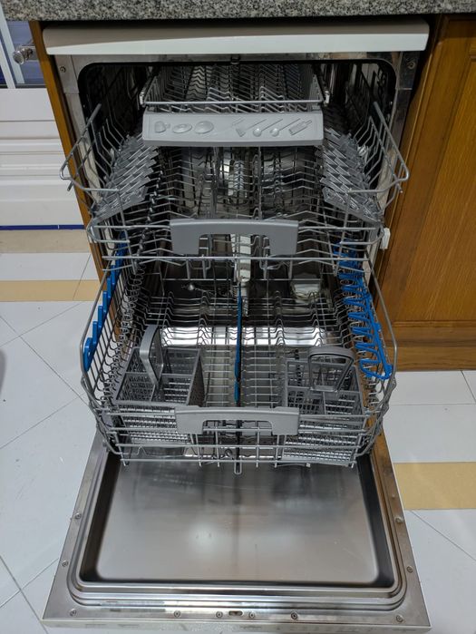 Máquina de lavar loiça Candy Evospace Maxiplates