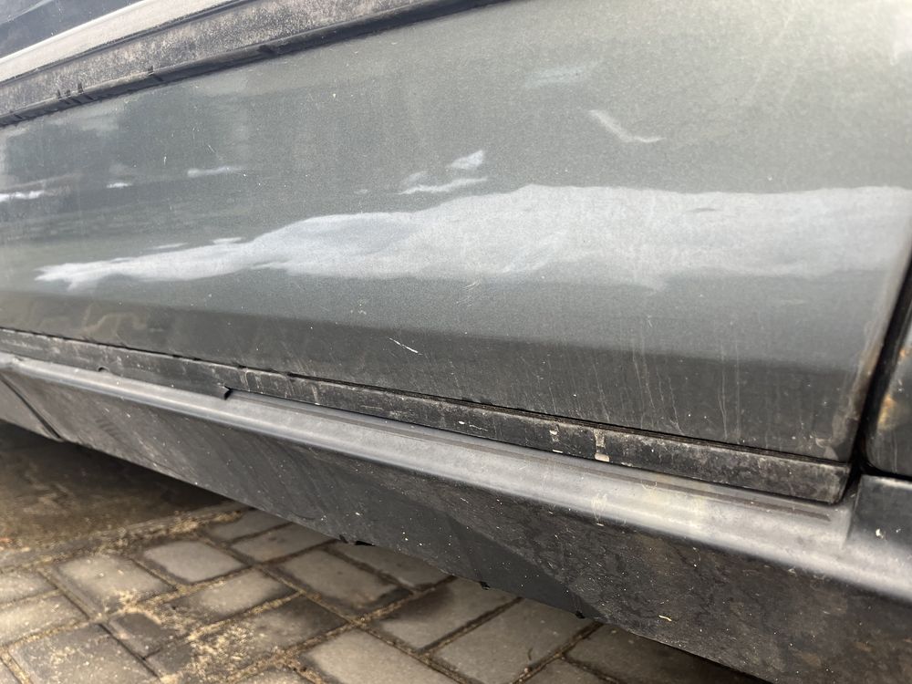 Drzwi lewy tył BMW E32 delphin