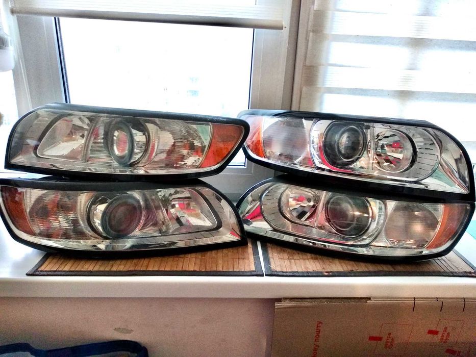 Фари з ксеноном та адаптивним ксеноном до Volvo S40 V50