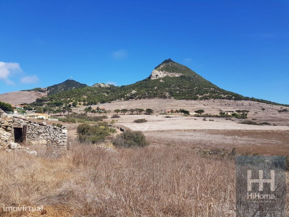 Terreno com ruína no Sitio da Camacha, na Ilha do Porto Santo