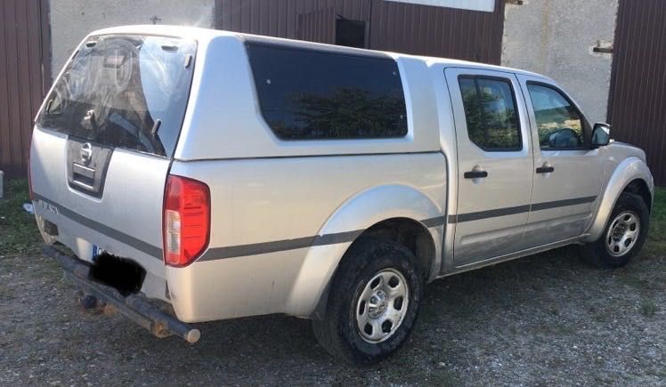 Nissan Navara; Mitsubishi L200