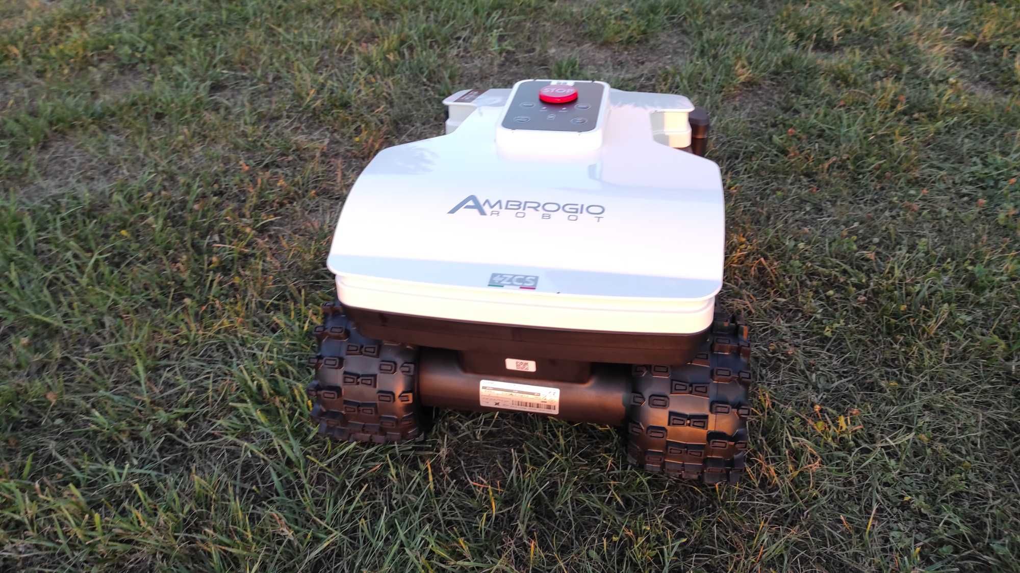 Kosiarka Robot koszący Ambrogio L25 Deluxe TechLINE Dx2.5  do 1400m2