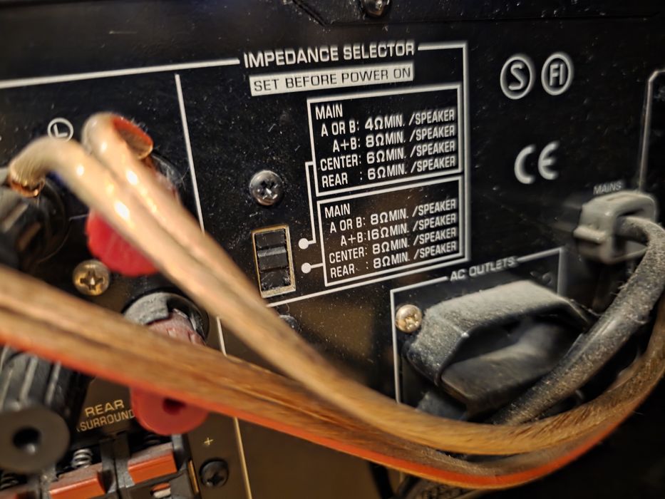 Amplituner Yamaha RXV495 RDS