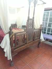 Cama em pau santo