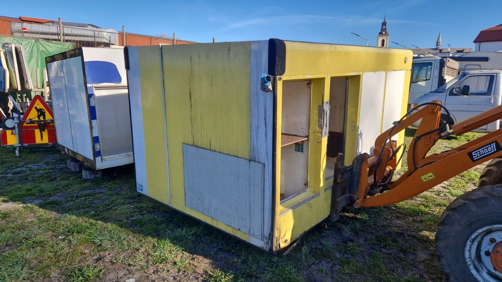 Kurnik kontener zabudowa kurnik izolowana ścianka 10cm 2.9m x 2.3m