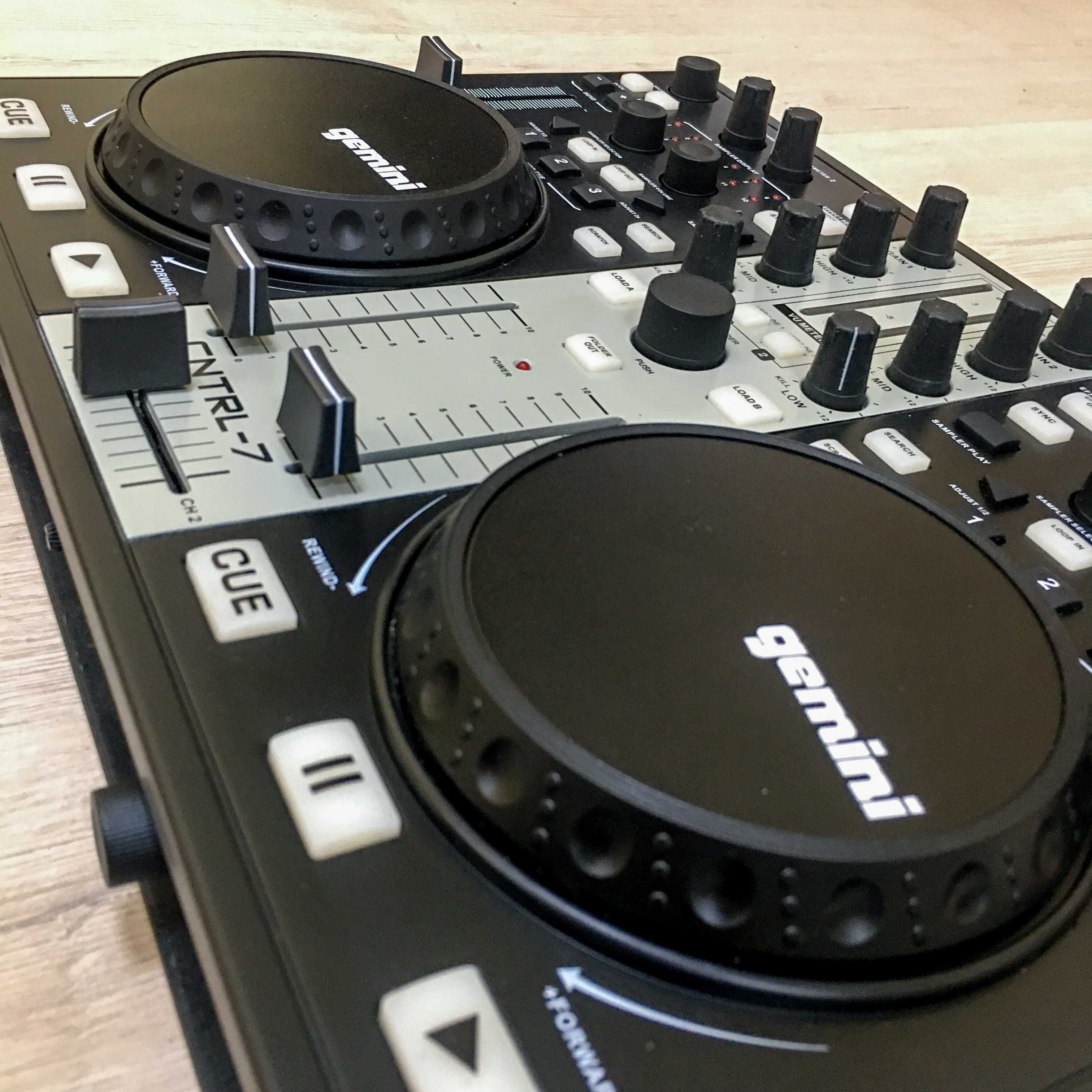 Увага РОЗПРОДАЖ! Цифровий MIDI-контролер GEMINI CNTRL-7