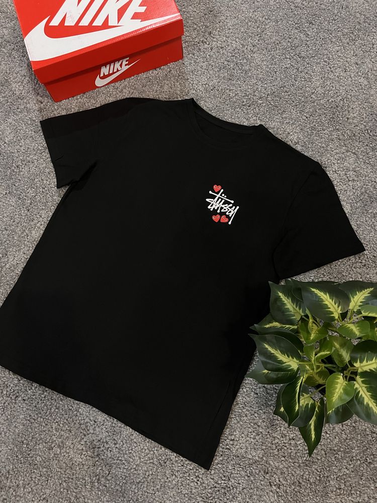 Футболка Stussy чорна з сердечками / Футболка Стуси / Стусі футболка