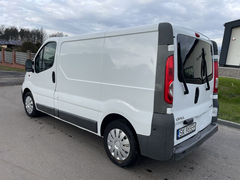 Opel Vivaro l1h1 2.0 dci 90 km