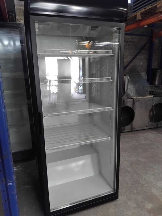 Холодильный шкаф - витрина