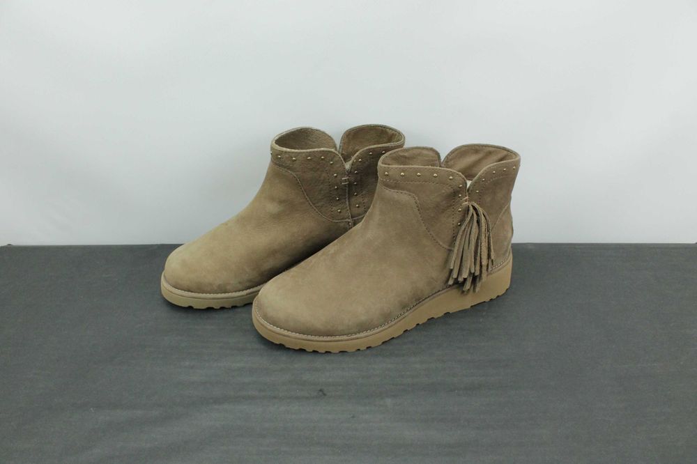 Шикарні Шкіряні уги черевики UGG Cindy Tassle ОРИГІНАЛ Розмір 38