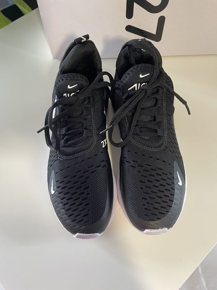 Nowe damskie buty Nike Air Max 270, rozmiar 37,5