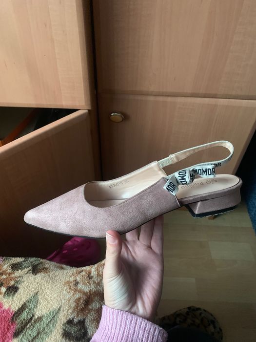 Туфлі лодочки на низькому каблуку