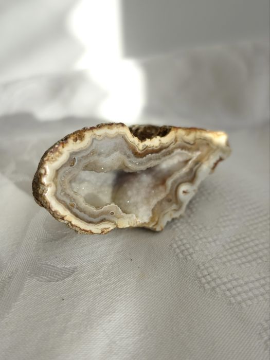 Geoda z agatu, polerowany kamień dekoracyjny minerał agat