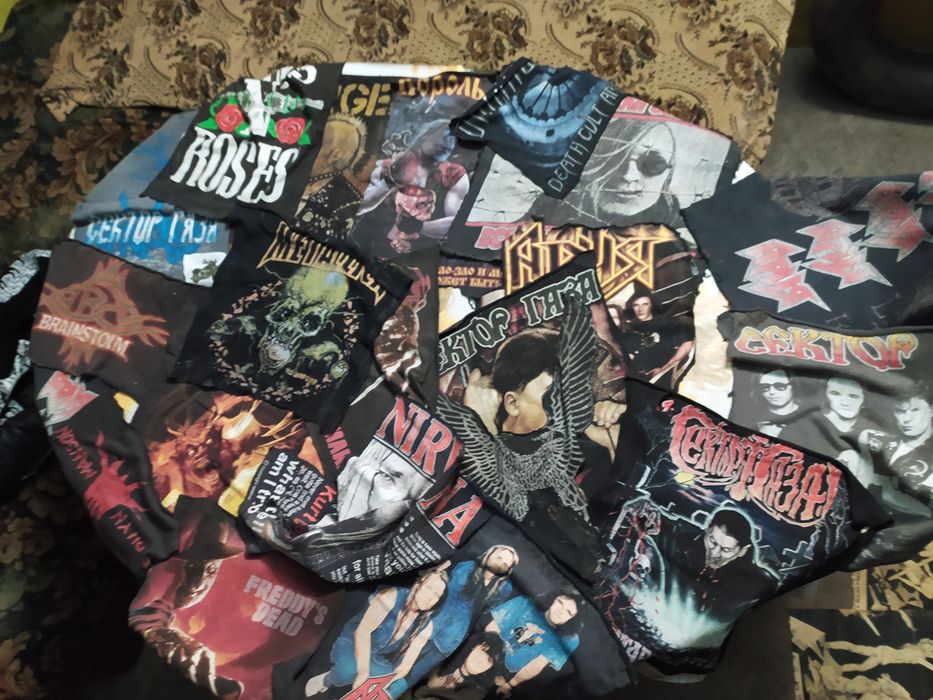 Вирізки з футболок рок