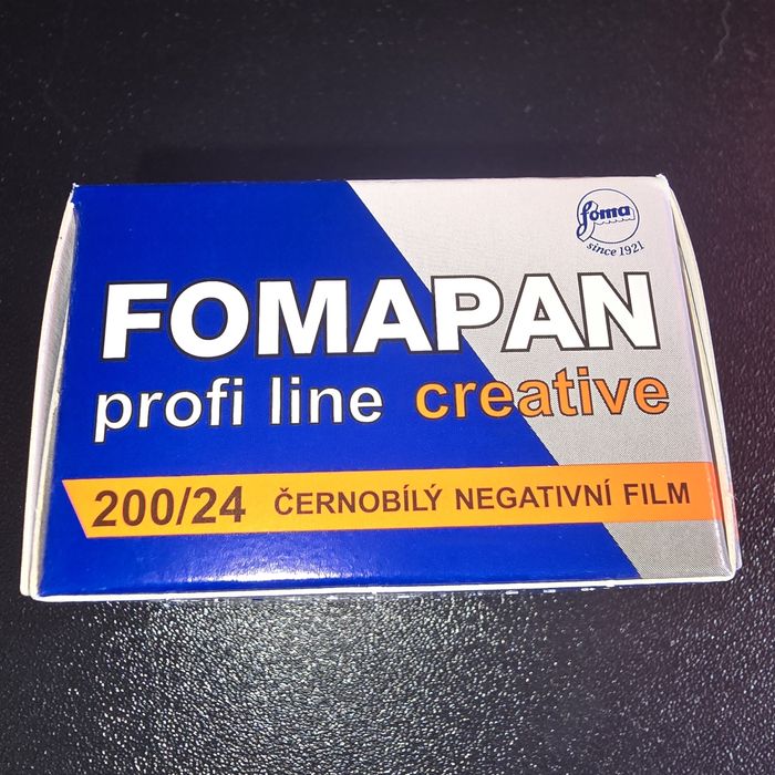 Rolo 35mm fomapan iso 200 24x