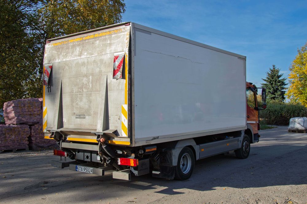 Mercedes Benz Atego 1218 rok 2013 winda izoterma super stan