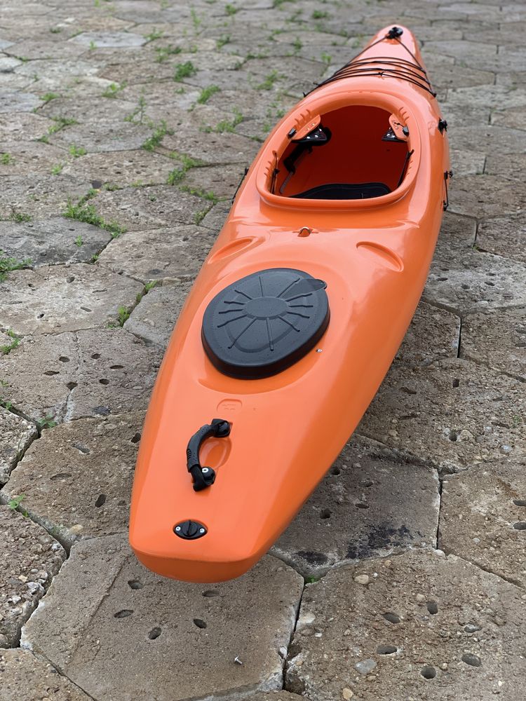 Kajak zwałkowy Liker Crossover 390 bez skegu, HDPE