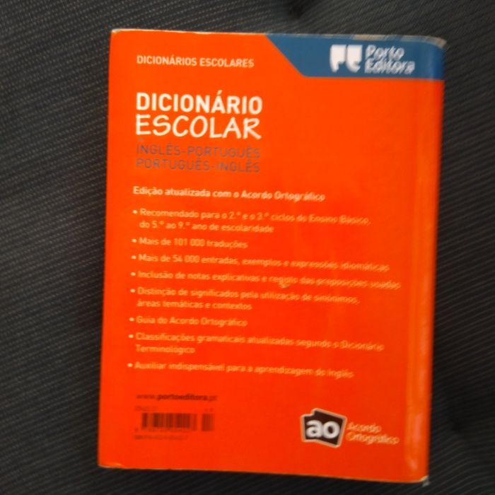 Dicionário Escolar de Português-Inglês-Português – Porto Editora