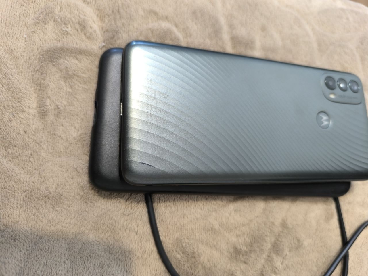 Смартфон Motorola e40 4/64