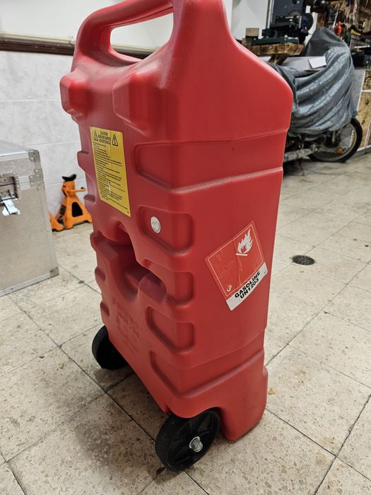 Deposito movel praticamente novo