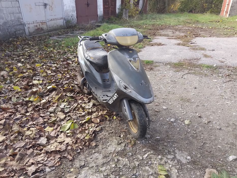 Продам скутер Defiant