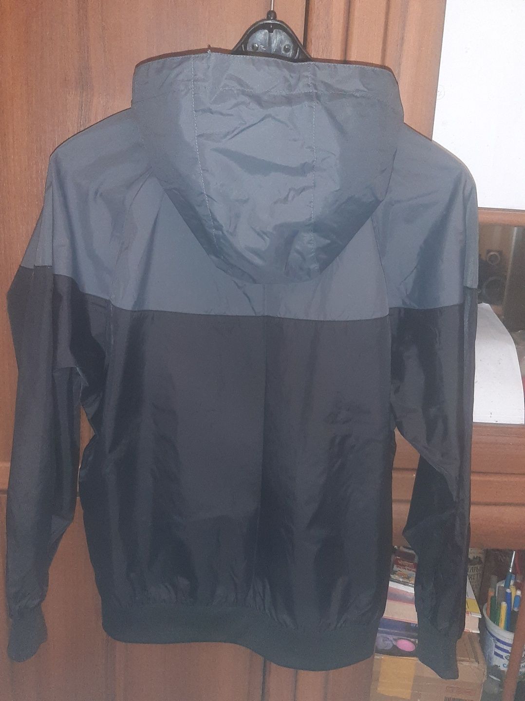 Куртка-вітровка le coq sportif XS (підліткова)