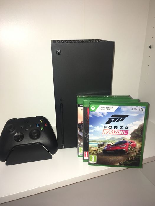 Konsola Xbox Series X + stacja ładowania + gry