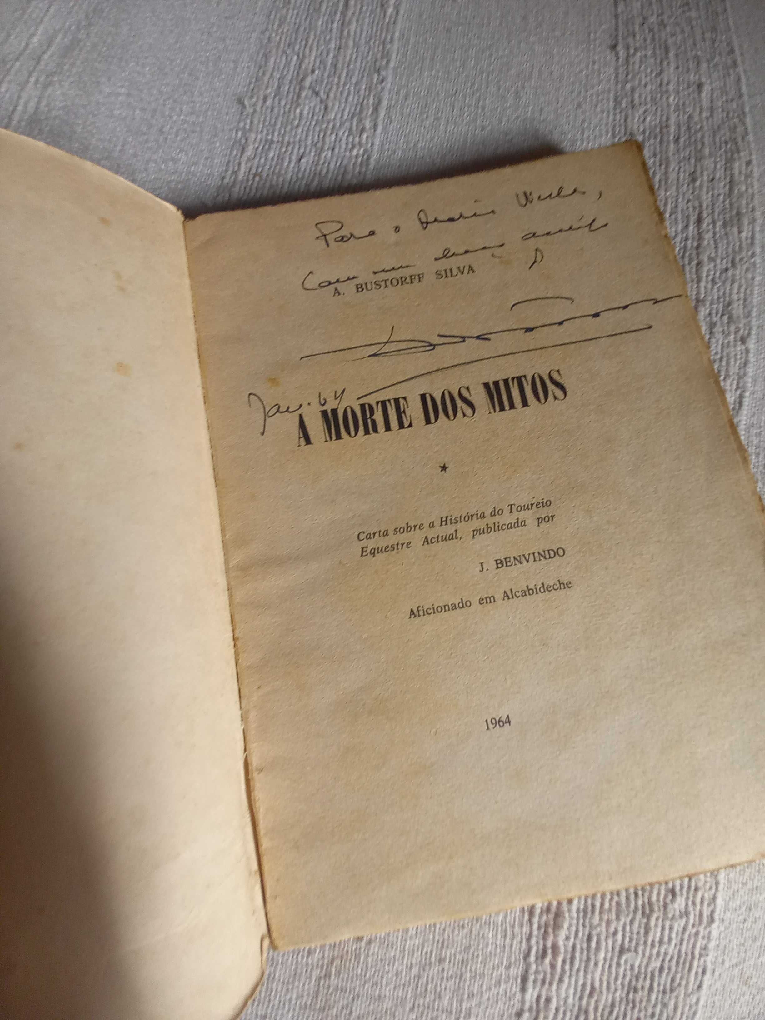 livro antigo sobre tauromaquia em Portugal A Morte dos Mitos