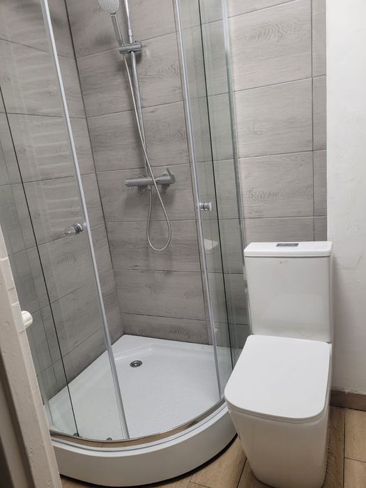 Mieszkanie 2 pokoje w domu jednorodzinnym po remoncie .