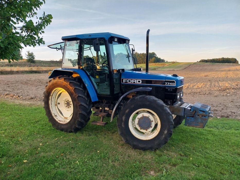 Traktor Ford 7740