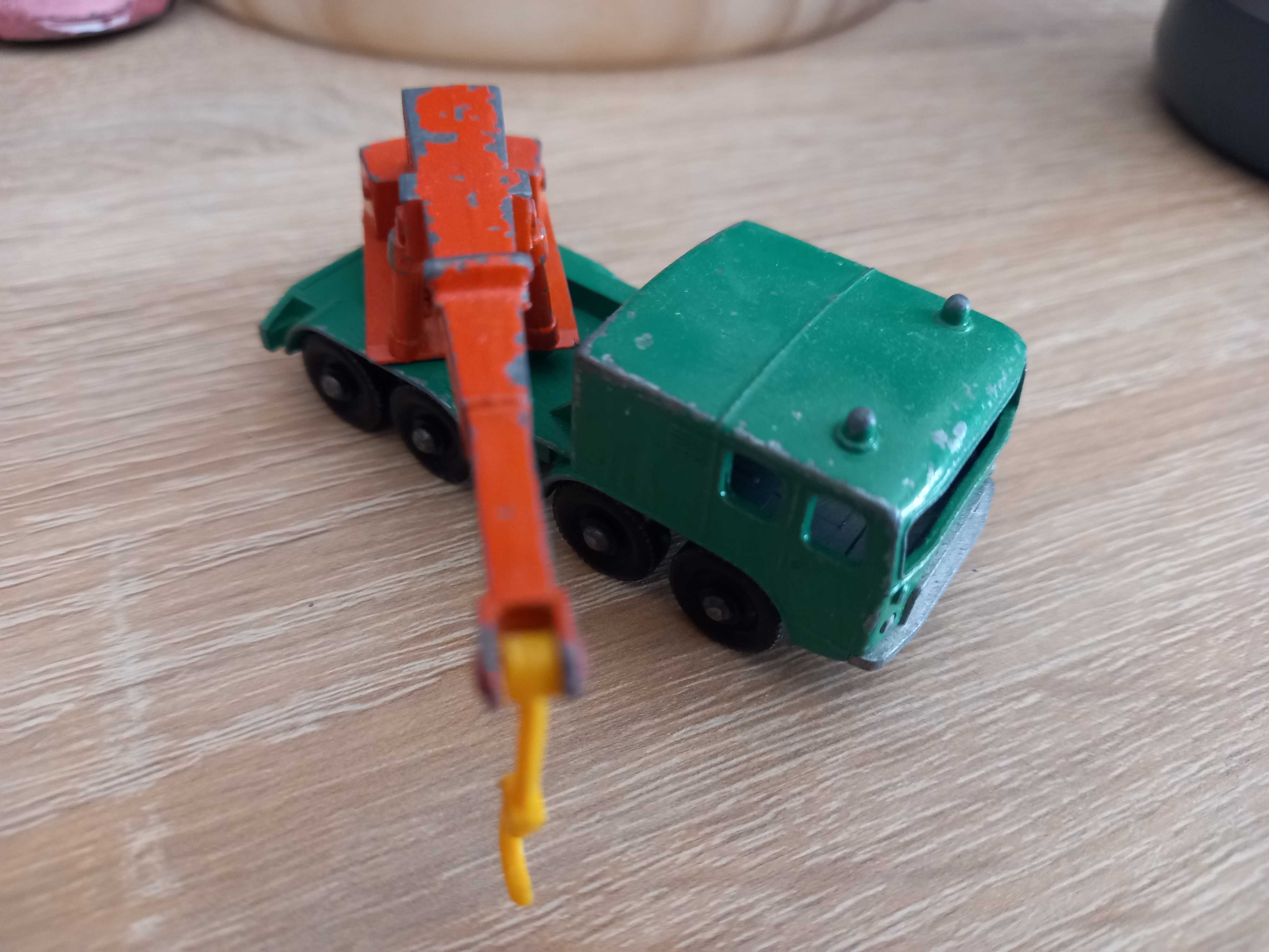 Lensley -Matcbox 8 wheel Crane