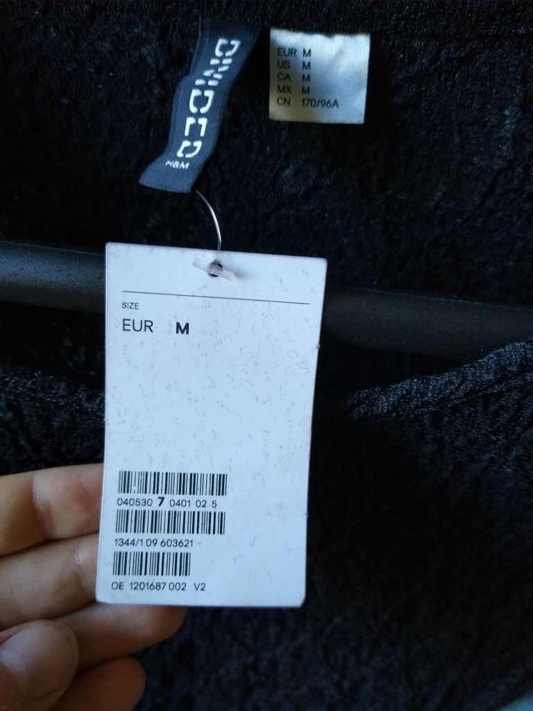 Obcisła, długa, koronkowa sukienka H&M