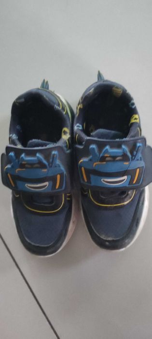 Sprzedam buty sportowe rozmiar 29 chlopiece