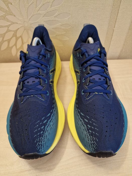 Чоловічі кросівки Asics Novablast 4 розмір 44