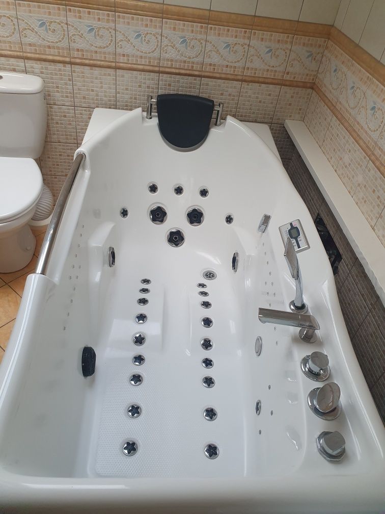 Wanna z hydromasażem