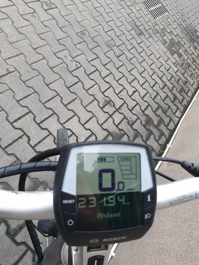 Elektryczny rower Diamont eliberty z silnikiem Bosh activ