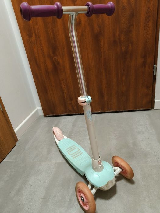 Hulajnoga trójkołowa